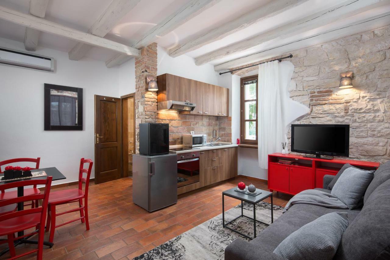 Apartments Bonaparte Porec Exterior photo
